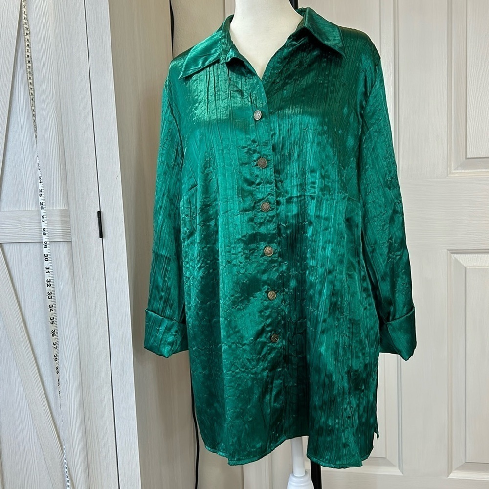 R.Q.T. Green Crinkle Button Up Long Shirt Sz 1X
